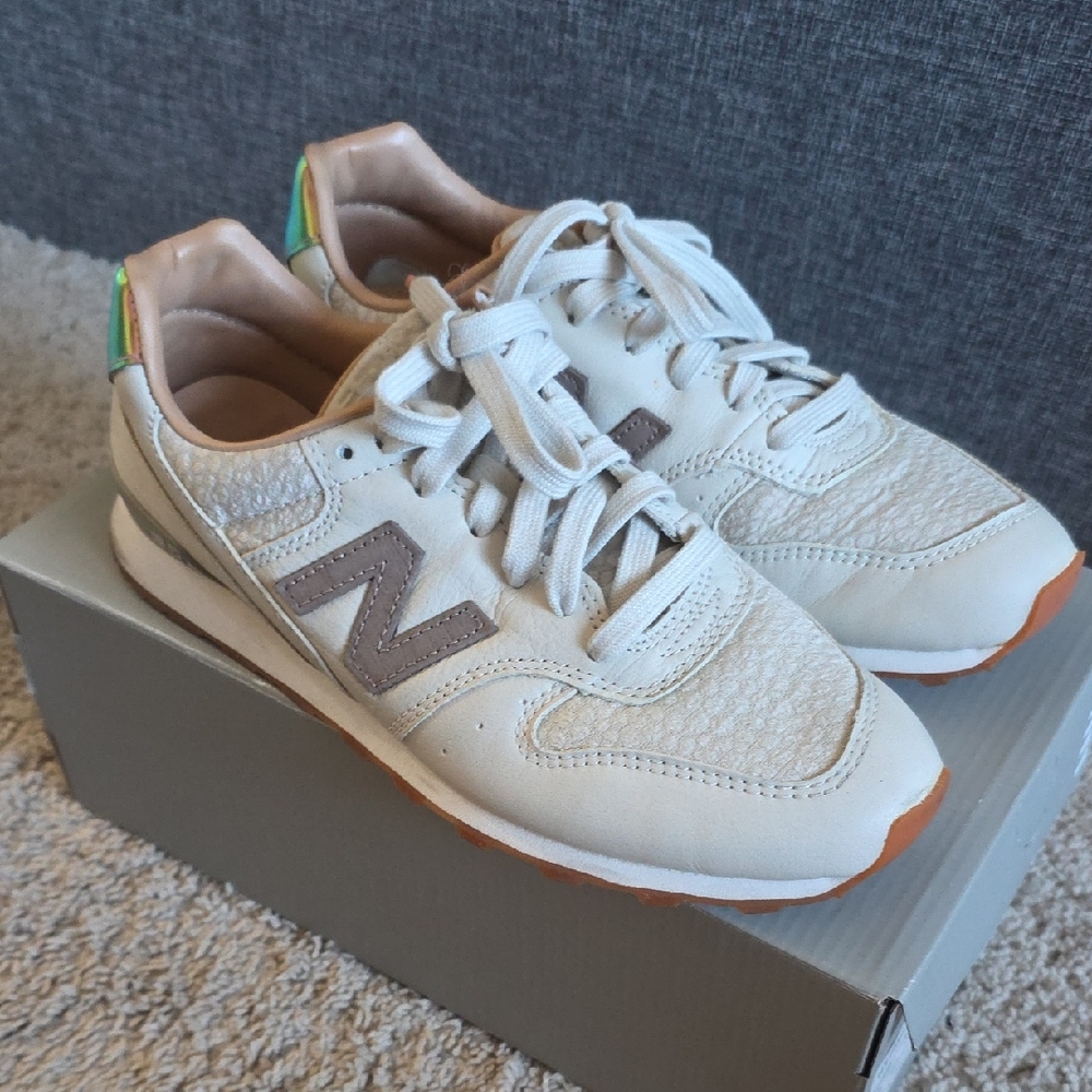 New Balance 696 Grey - Cream Sneakers